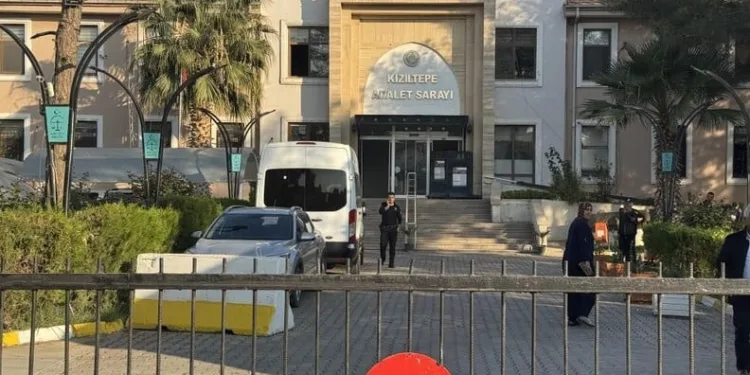 İzinsiz inşaat yaptırdığı iddiasıyla 5 yıla kadar hapsi talep edilen CZN Burak’a beraat