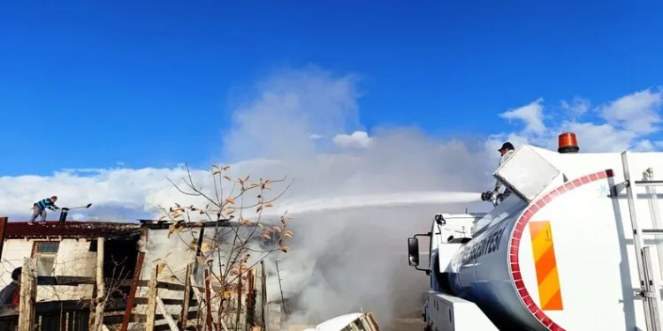 Bayburt’ta inşaattan düşen işçi yaralandı