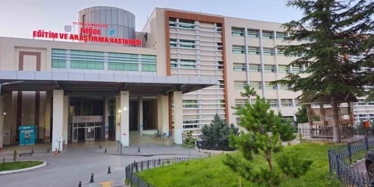 Bayburt’ta inşaattan düşen işçi yaralandı