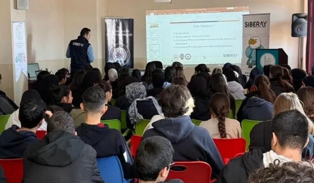 Bayburt’ta inşaattan düşen işçi yaralandı