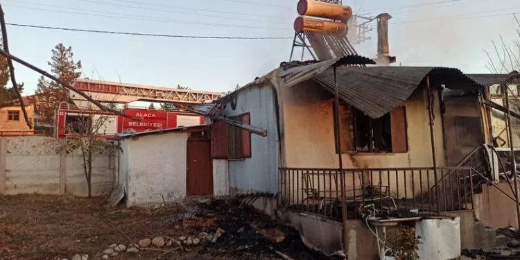 Bayburt’ta inşaattan düşen işçi yaralandı