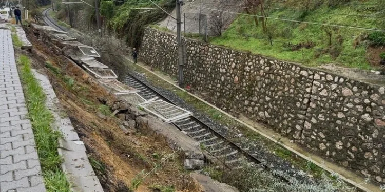 Bayburt’ta inşaattan düşen işçi yaralandı