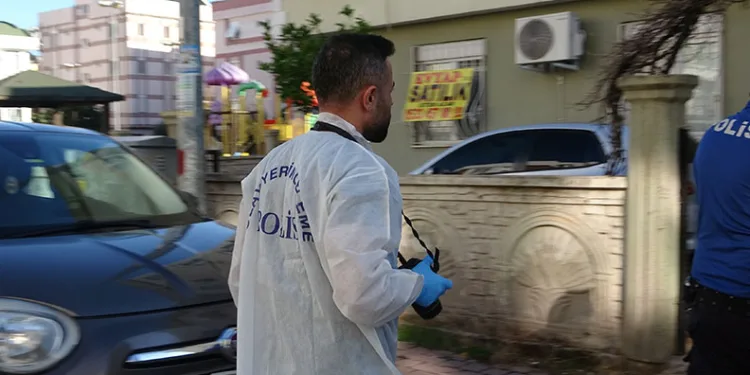 Antalya’da 30 yaşındaki genç evinde ölü bulundu