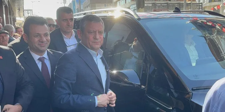 CHP Genel Başkanı Özel Gaziantep’te partililerle bir araya geldi