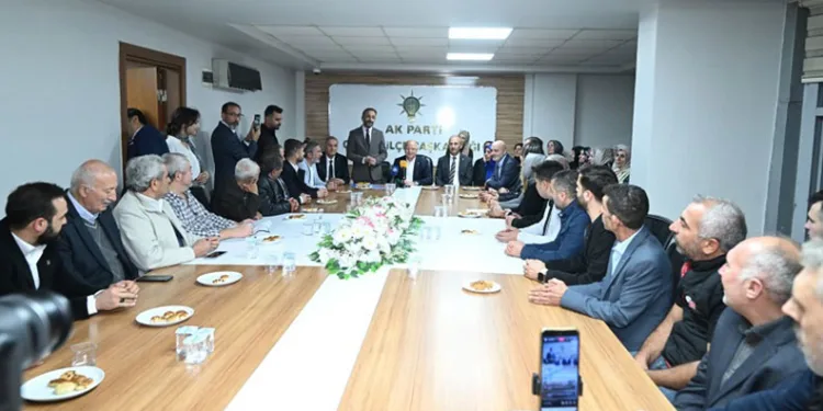 800 yeni üye AK Parti’ye katıldı