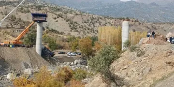 Viyadük inşaatında çökme: 4 işçi yaşamını yitirdi
