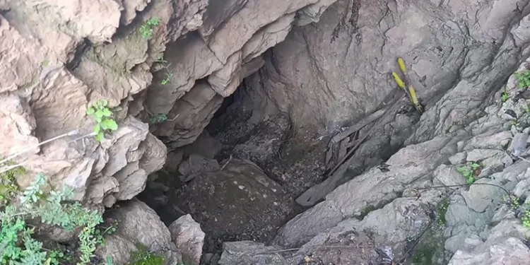 Amasya’da defineciler tünel kazdı