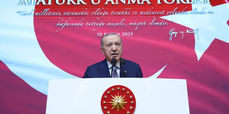 Erdoğan: “Atatürk’e yönelik hakaretlere karşıyız”