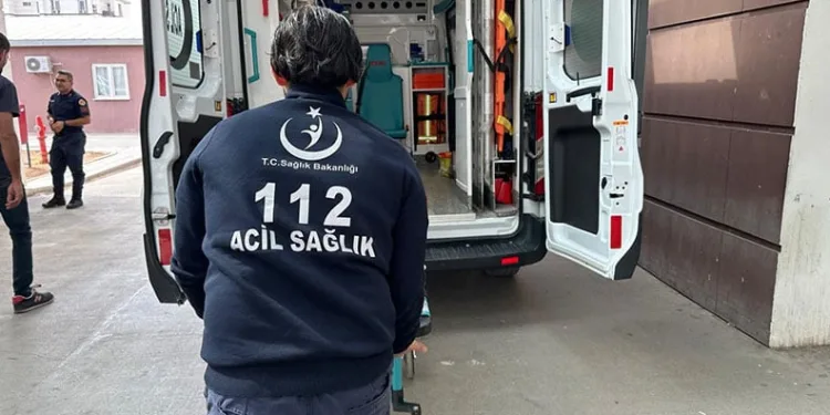 İki grup arasındaki bıçaklı kavgada 3 kişi yaralandı