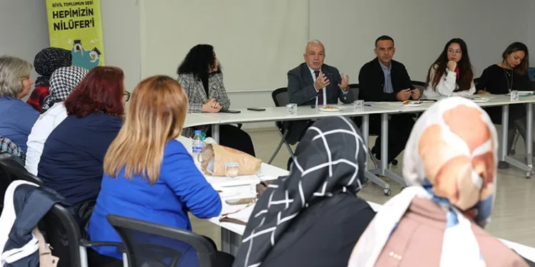 Şadi Özdemir’den kadınlara : “Birlikte güçlü olun”