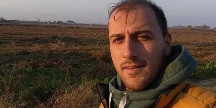 Bursa’da 3 çocuk babası adam halı sahada kalbine yenildi