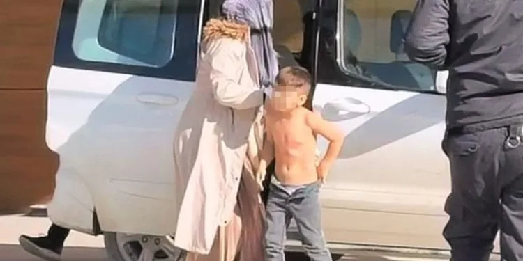 Üzerine kaynar su devrilen çocuk yaralandı