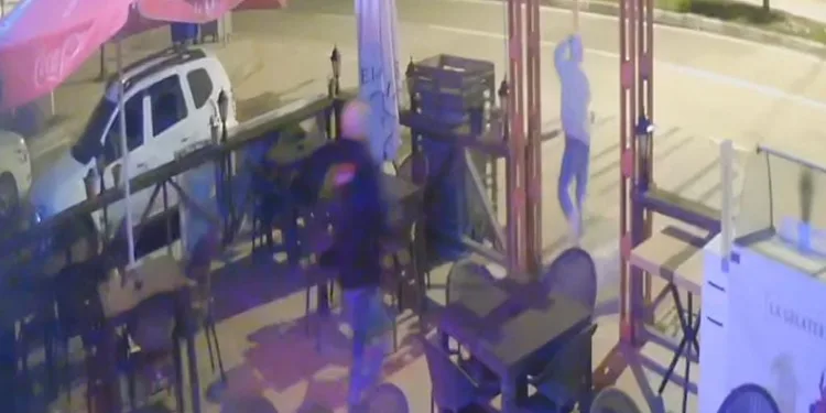 İşyerine defalarca giren hırsızı sopayla kovaladı