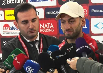 “Kurtlar Vadisi müziği eşliğindeki tezahürat bizi etkiledi”