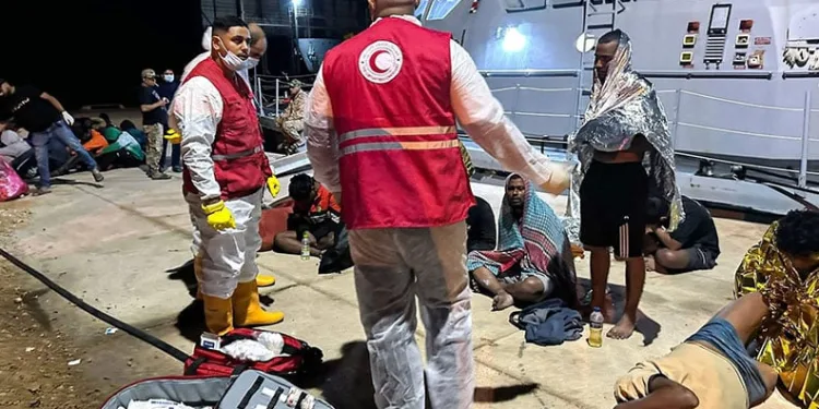 Göçmen teknesi battı: 4 ölü