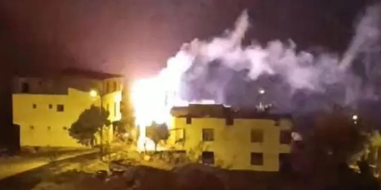 Diyarbakır’da trafo bomba gibi patladı