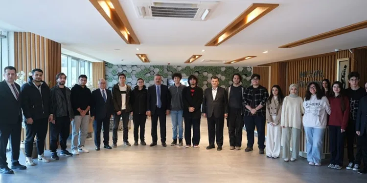 Faruk Çelik Mudanya Üniversitesi’nde gençlerle buluştu