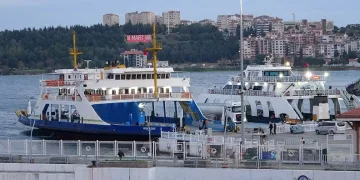 Gökçeada’ya tüm feribot seferleri iptal edildi