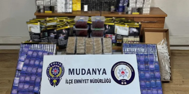 Mudanya’da yüklü miktarda kaçak tütün ürünleri ele geçirildi