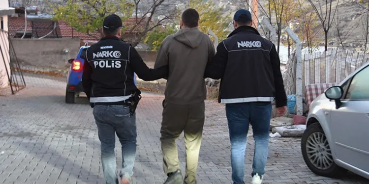 Nevşehir’de hava destekli uyuşturucu operasyonunda 40 gözaltı