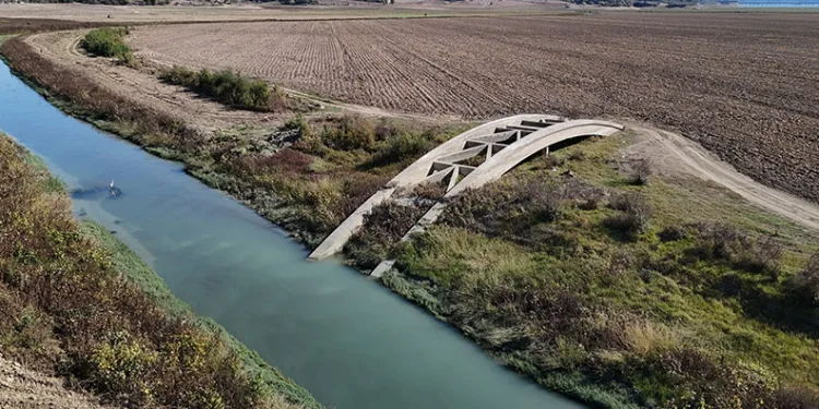 Seyhan Baraj Gölü kurudu, Alman Köprüsü ortaya çıktı