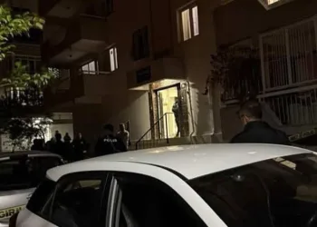 Tartıştığı karısını tabancayla vurarak öldürdü
