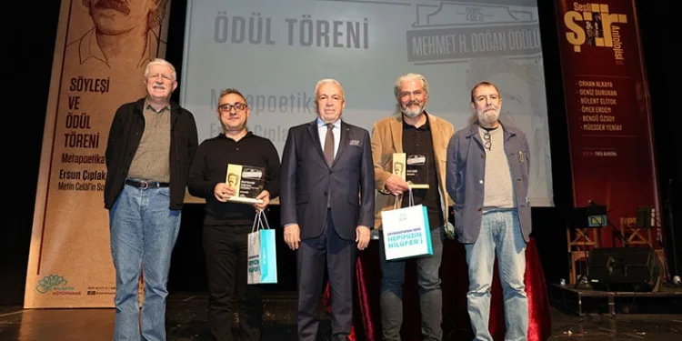 Nilüfer’de şiir eleştirisinin prestij ödülleri sahiplerini buldu