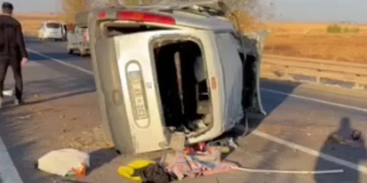 Şanlıurfa’da hafif ticari araç devrildi: 1 ölü, 3 yaralı