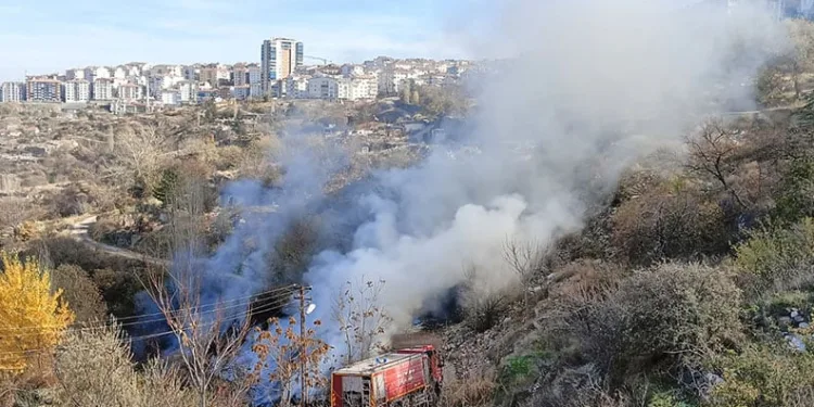 Ankara’da çöp yangını kontrol altına alındı
