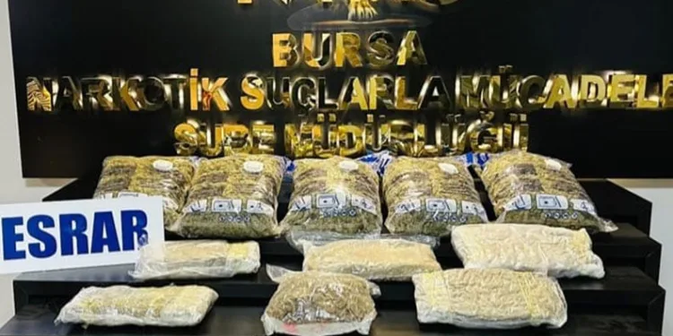 Bursa’da uyuşturucu operasyonu: 15 kilo uyuşturucu ele geçirildi