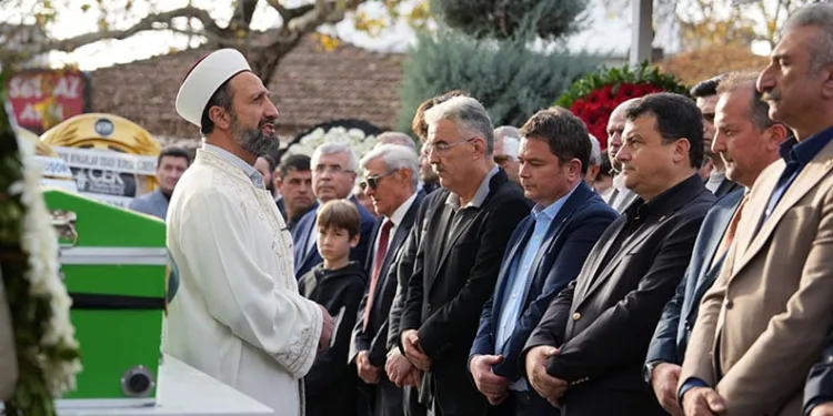Erkan Aydın’ın kayınvalidesi Asude Koçak son yolculuğuna uğurlandı