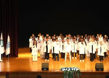 Diş hekimliği fakültesinde beyaz önlük heyecanı