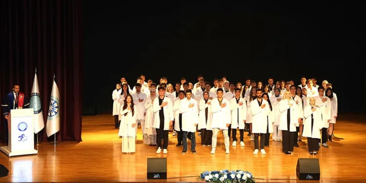 Diş hekimliği fakültesinde beyaz önlük heyecanı