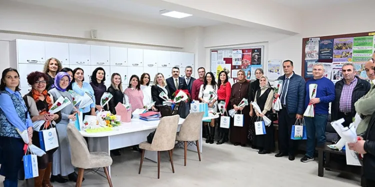 “Öğretmenler, bizim kahramanlarımızdır”