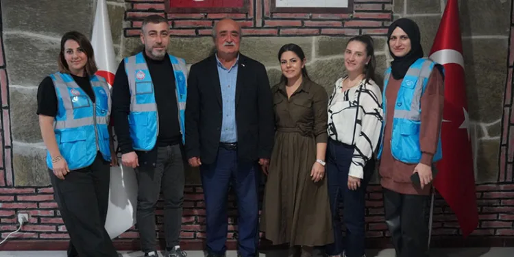 Orhangazi Belediyesi Mavi Yeleklilerden Kızılay’a Ziyaret