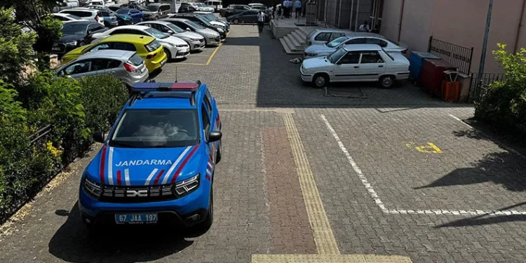 Depodan bir ton fındık çalan hırsızlar yakalandı