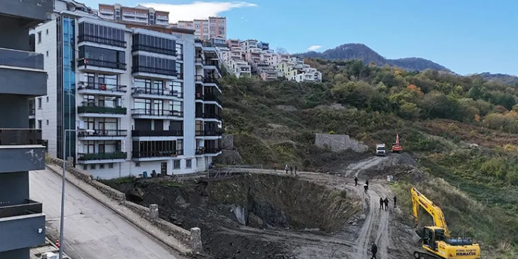 Amasra’da inşaat alanında göçük: 70 kişi tahliye edildi