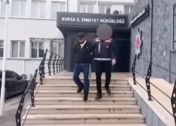 Bursa’da tıbbi maskeyle vatandaşları dolandıran şüpheli yakalandı