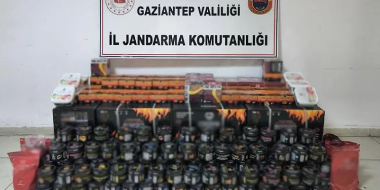 Gaziantep’te 1 milyonluk kaçak ürün ele geçirildi: 9 gözaltı