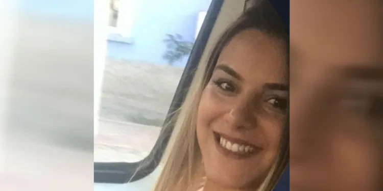 Sevgilisi olduğunu iddia ettiği kadını başından vurarak öldürdü