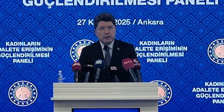 “Kadına şiddet kırmızı çizgimizdir “