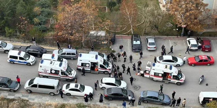 Ankara’da adliye çıkışı bıçaklı kavga: 5 yaralı