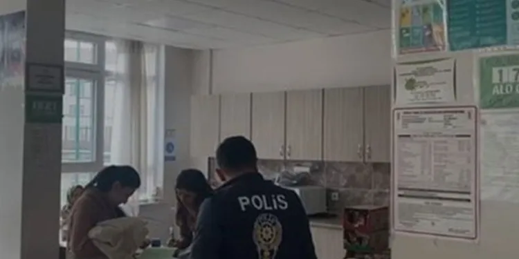 Ankara’da 10 öğrenci zehirlendikleri şüphesiyle hastaneye kaldırıldı