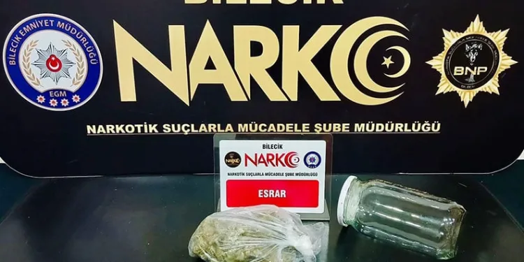 Dedektör köpeği ‘İntel’den uyuşturucu operasyonu