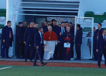 Papa İznik’ten ayrıldı