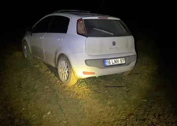 Polisten kaçarken çamura saplanınca yaya olarak kaçtı