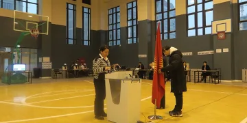 Kırgızistan’da halk sandık başında
