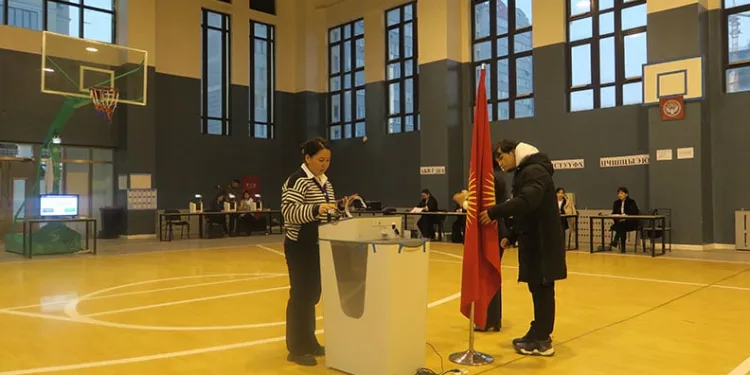 Kırgızistan’da halk sandık başında