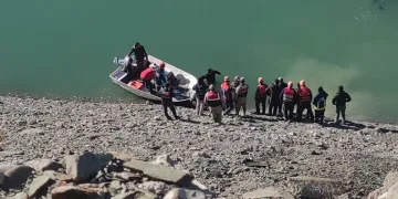 Zernek Barajı’na araç uçtu: 2 ölü