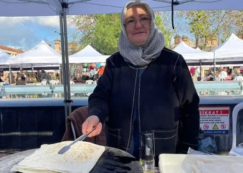 Heykel’de meydan kadınların